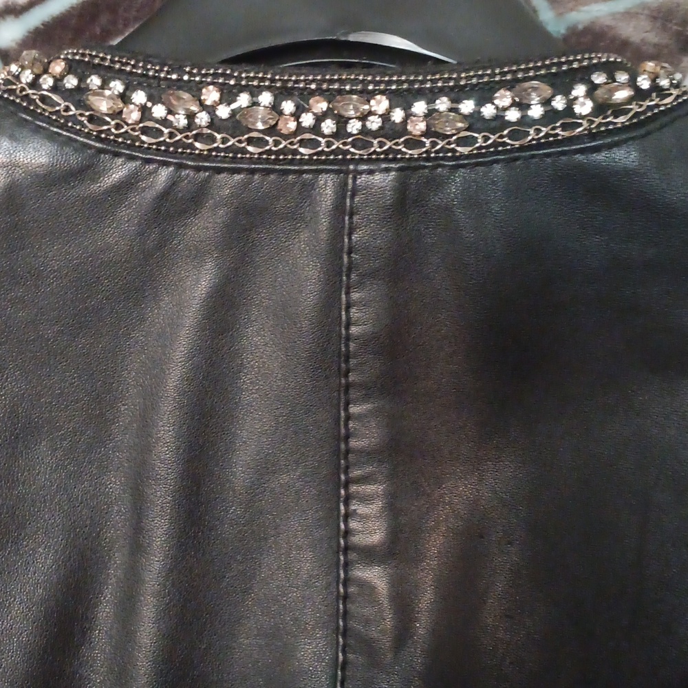 Jacket - Picture 9 of 9
